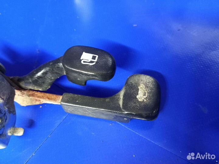 Ручка открывания багажника лючка Hyundai accent 2