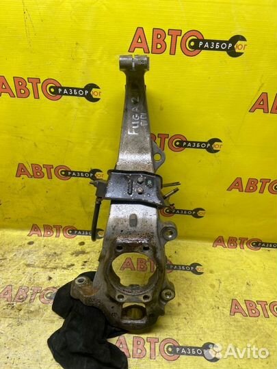 Поворотный кулак передний правый Nissan Fuga Y50