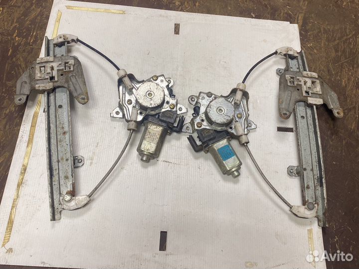 Стеклоподъемник задний Nissan Murano z50