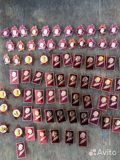 Советские значки для октябрят, пионеров