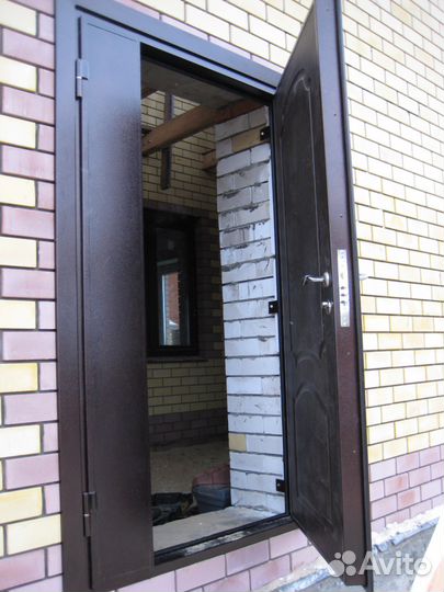 Металлические двери,тамбурные перегородки