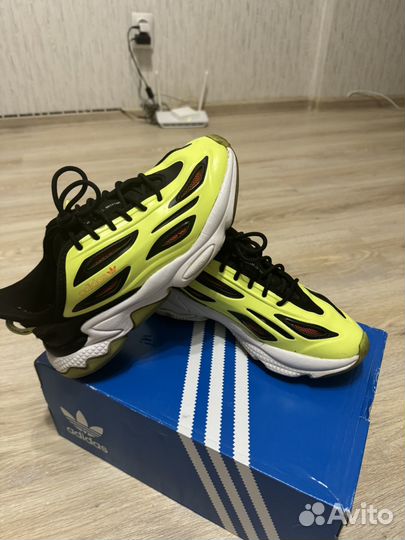 Кроссовки adidas