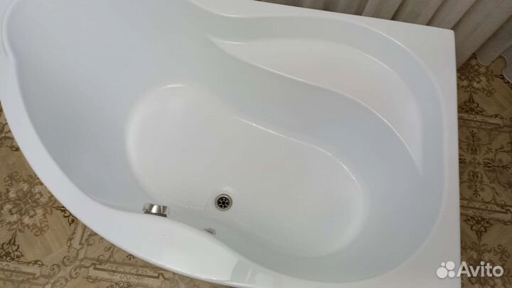 Акриловая ванна угловая бу