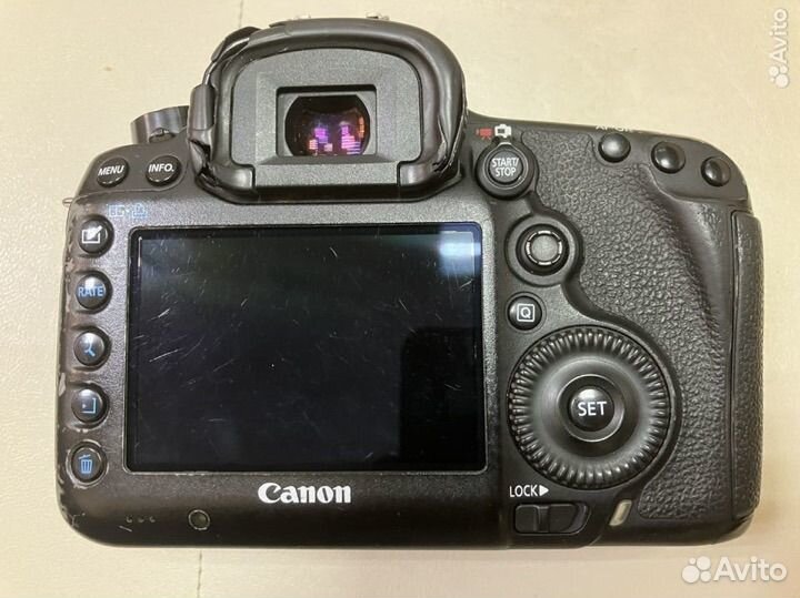 Старенький, но живой Canon 5D mark lll