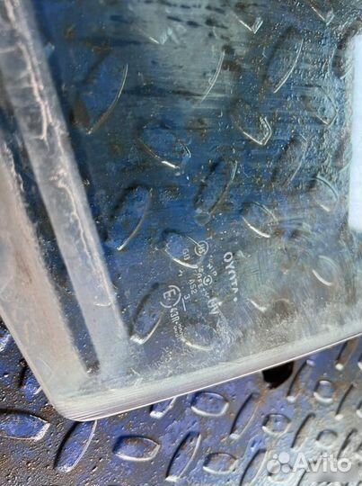 Стекло двери Toyota Corolla 150