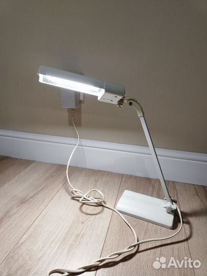 Лампа настольная