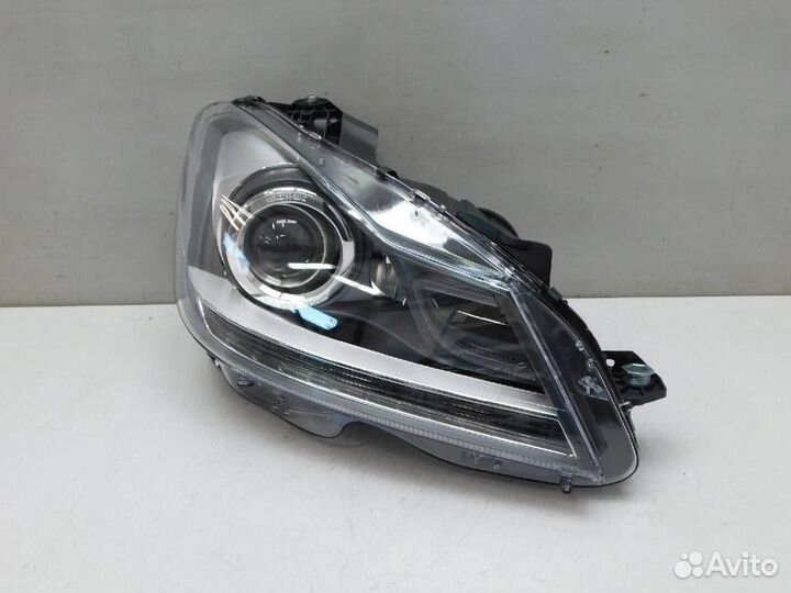 Фара правая Mercedes-Benz C-Class