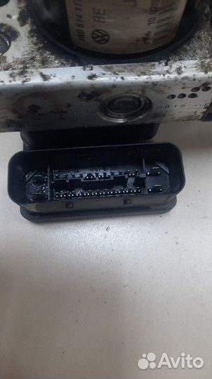 Блок ABS (насос) Volkswagen Golf