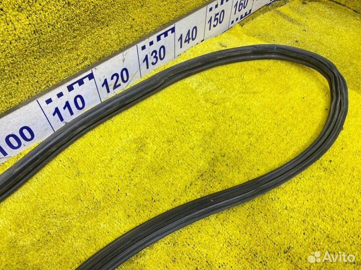 Уплотнительная резинка багажника задняя Honda 140576