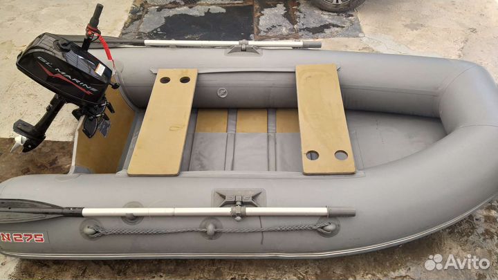Лодка с мотором