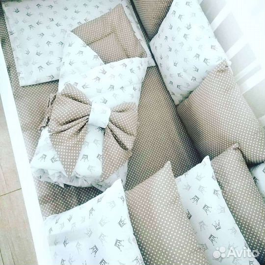 Комплект в детскую кроватку любой формы