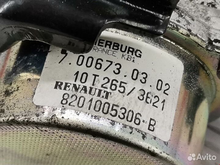 Насос вакуумный Renault Scenic 2 рест. 2010