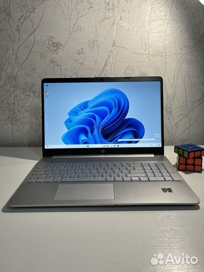 Шустрый ноутбук HP Laptop Ryzen 5 5300u