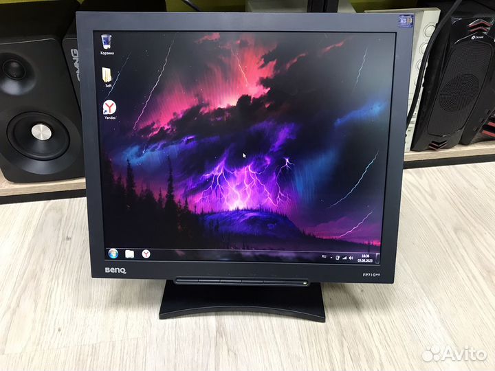 Б.1164 Монитор Benq FP71G