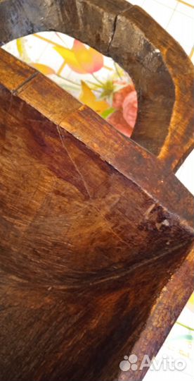 Старинное корыто из цельного куска дерева