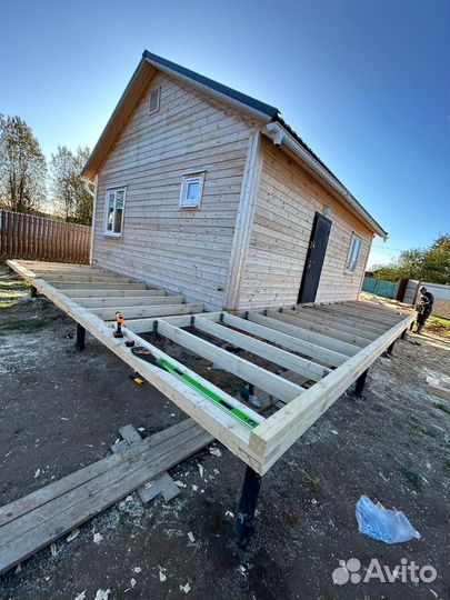 Бригада строителей