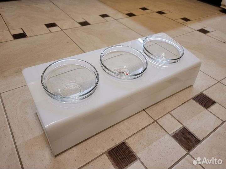 Новая миска для собак и кошек на подставке