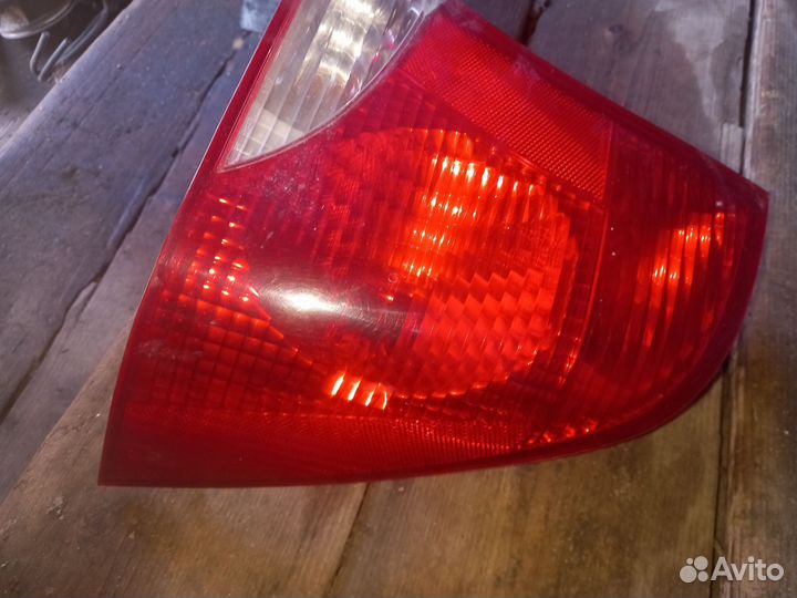 Фонарь задний правый Форд Фокус 1