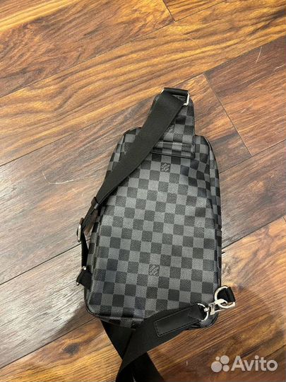 Сумка Louis Vuitton sling bag