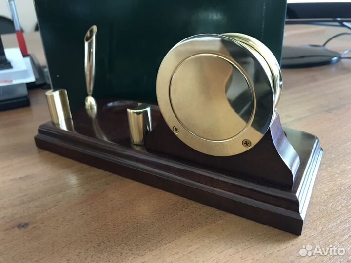 Настольный прибор