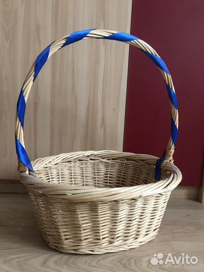 Корзина с украшением