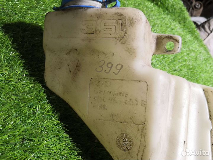 Бачок омывателя с насосом Audi A4 b5