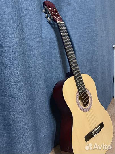 Акустическая гитара