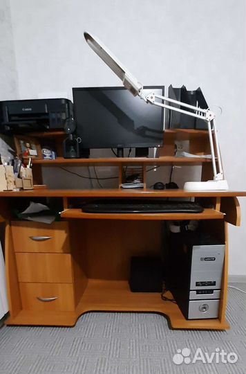 Компьютерный стол