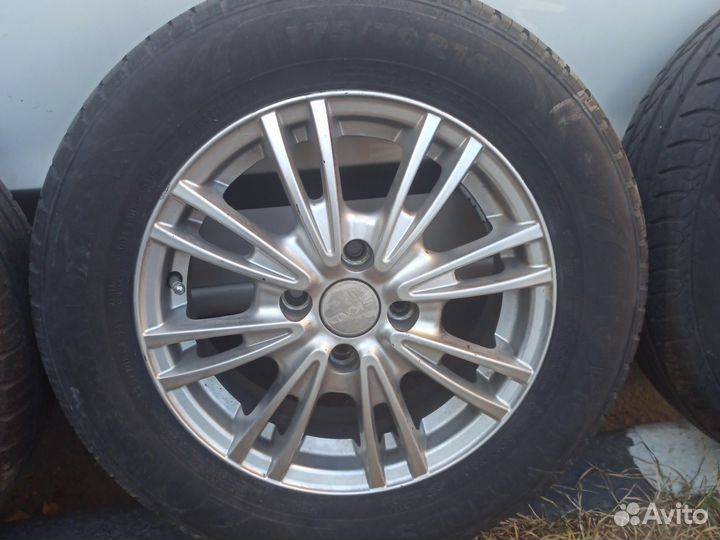 R14 Nokian Tyres Nordman SX2 175/70, PCD 4x100 DIA 60.1