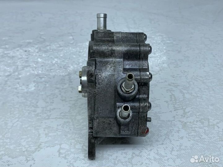 Вакуумный насос Volkswagen Passat B6 2.0 TDI