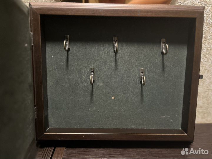 Ключница настенная из дерева