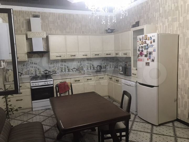 Дом 268 м² на участке 4,5 сот.