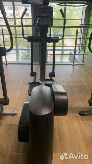Эллиптический тренажер Life fitness integrity