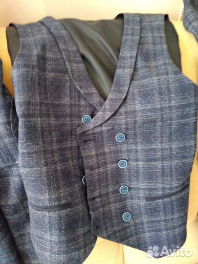 Костюм на мальчика 10-11лет