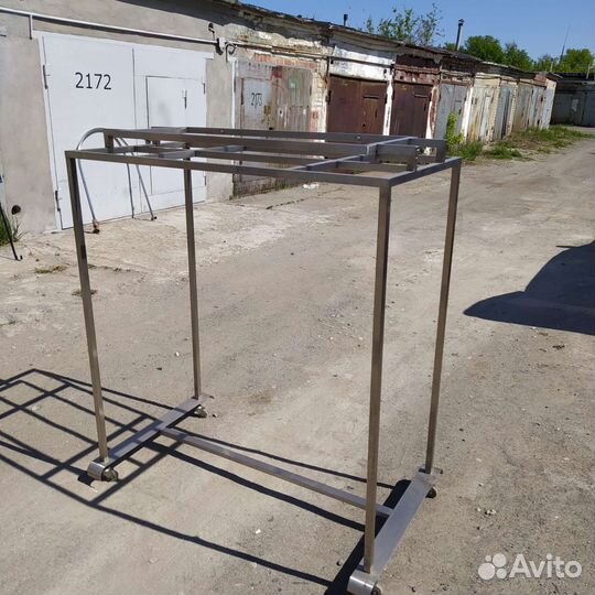 Оборудование для демонстрации одежды