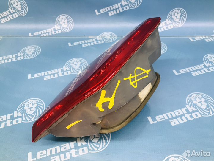 Фонарь задний внутренний правый Kia Sorento