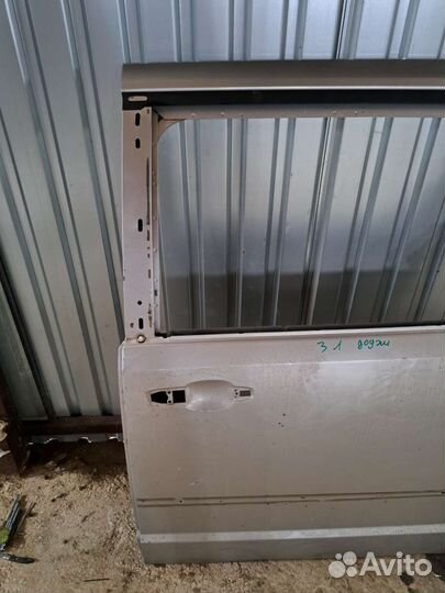 Дверь задняя левая на Dodge Caravan 5