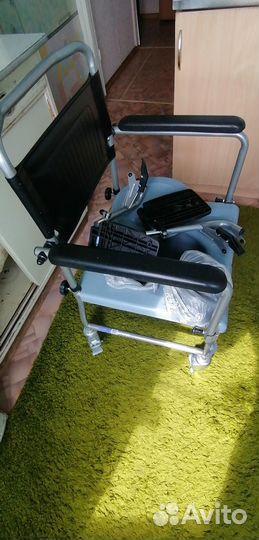 Кресло-каталка с туалетным устройством