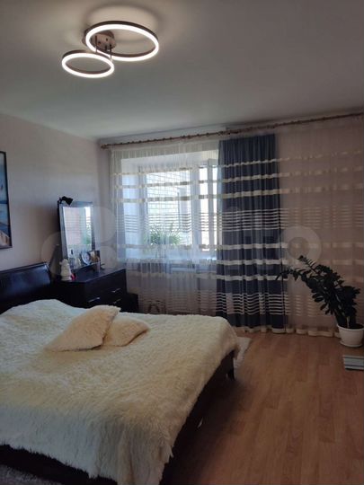 3-к. квартира, 93 м², 12/14 эт.