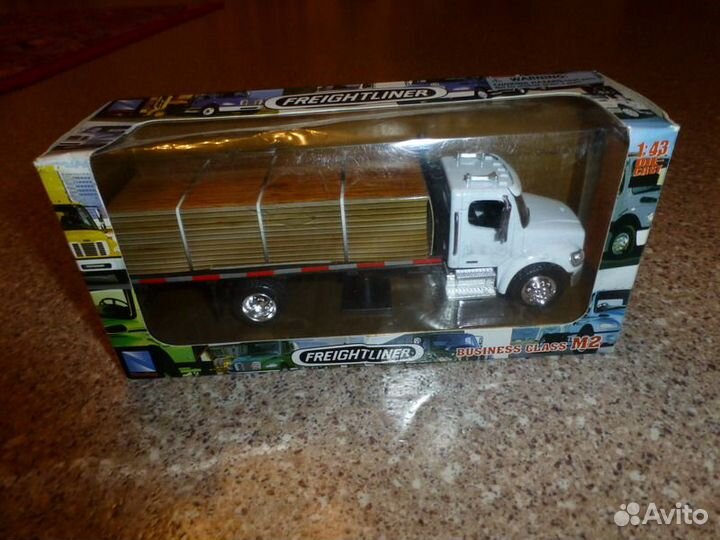 Freightliner Business class M2, NewRay