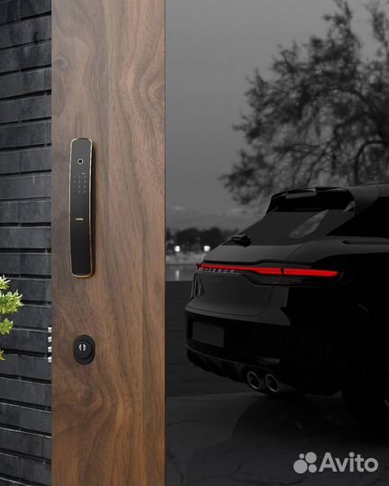 Элитная дверь с умным замком и тонировочным остекл