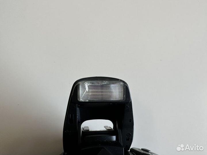 Зеркальный фотоаппарат canon 60d. бу