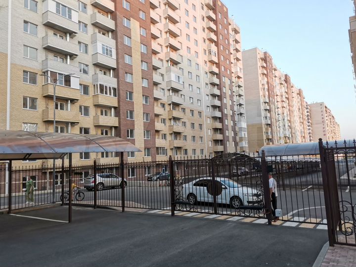 Машиноместо, > 30 м²
