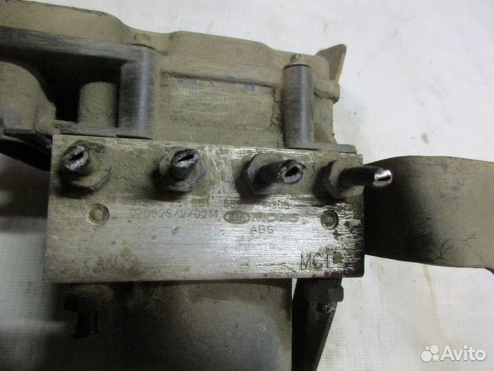 Блок ABS (насос) Kia Ceed 2007-2012 (589201H300)