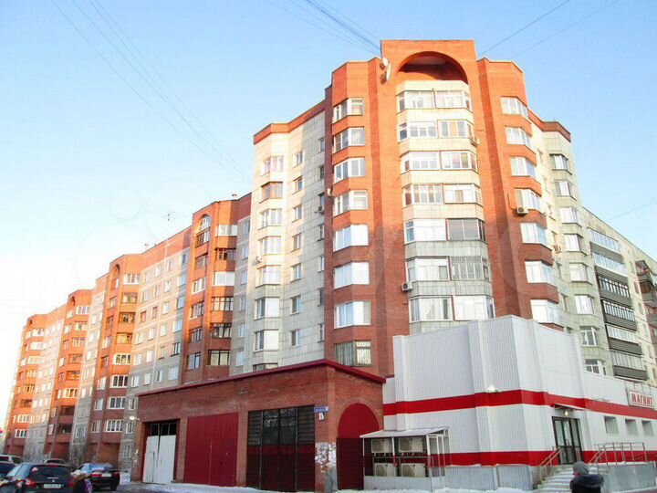 3-к. квартира, 64 м², 1/10 эт.