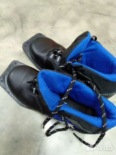 Лыжные ботинки