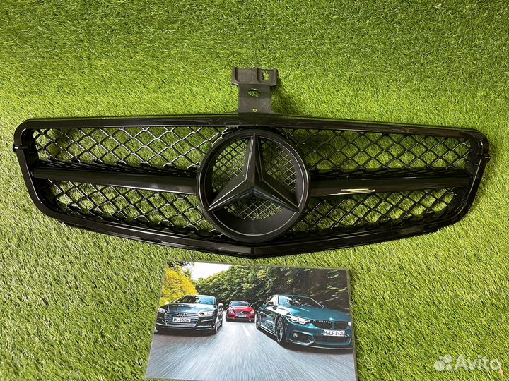 Решетка радиатора Mercedes W204 C204 в сборе