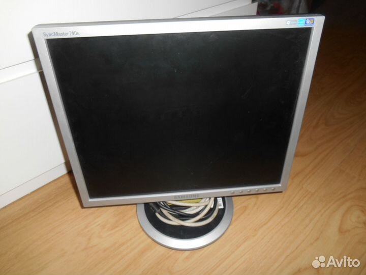 Монитор Samsung SyncMaster 740N 17