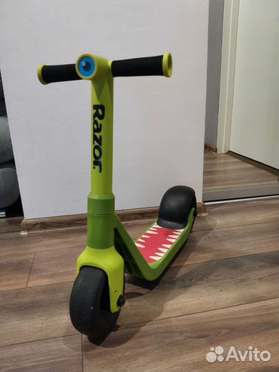 Самокат Razor