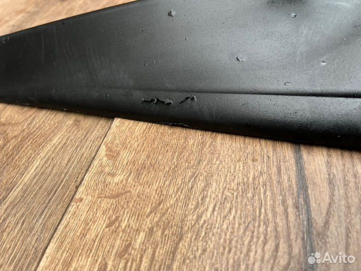 Брызговик передний левый Nissan Terrano D10 H4M